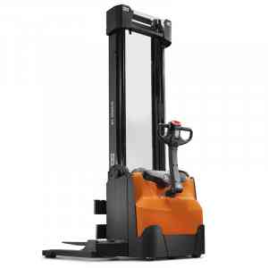 Električni visokopodizni viličar s kranom BT Staxio SWE 100/120/140